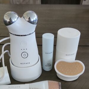 NuFace Silver and White Skincare Tool Set